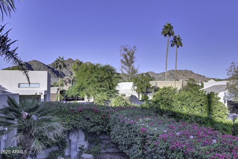 3050E Marlette Ave (9)