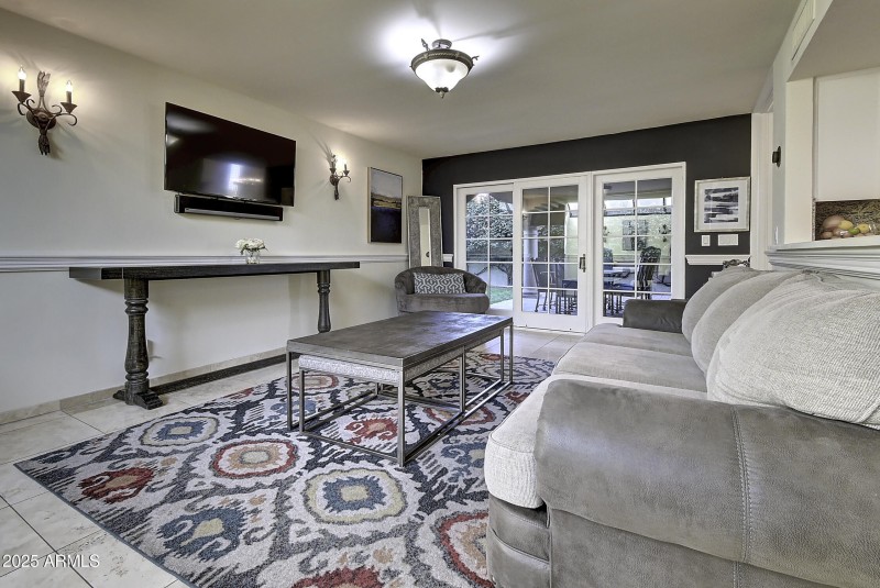 3050E Marlette Ave (26)