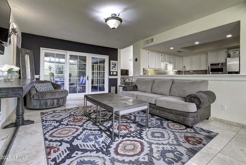 3050E Marlette Ave (27)