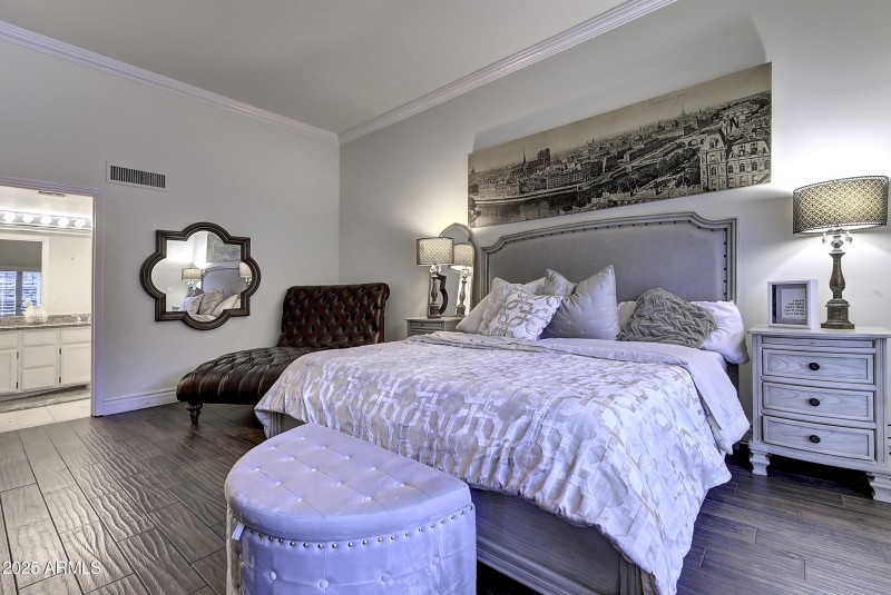 3050E Marlette Ave (36)