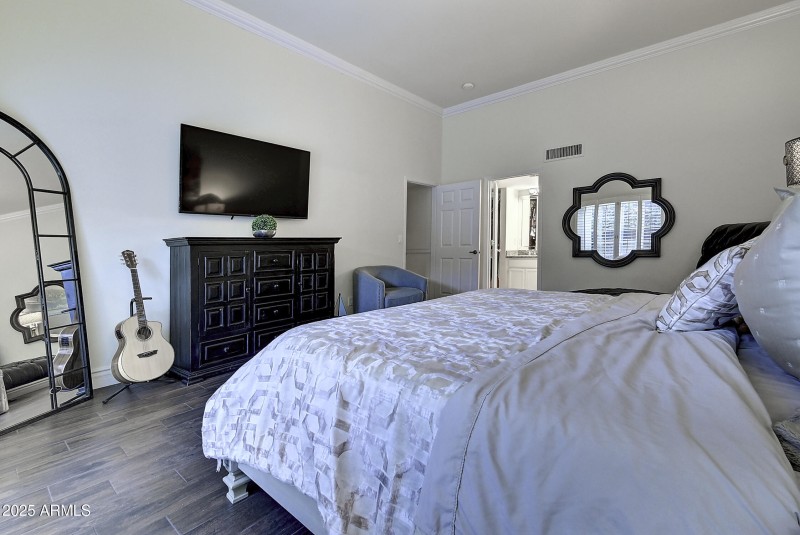 3050E Marlette Ave (37)