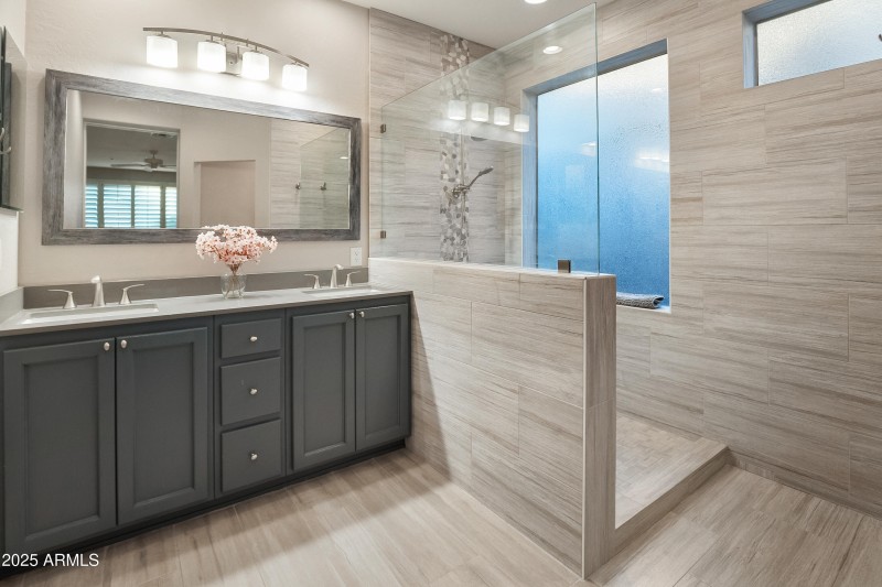 Remodeled Ensuite Bath