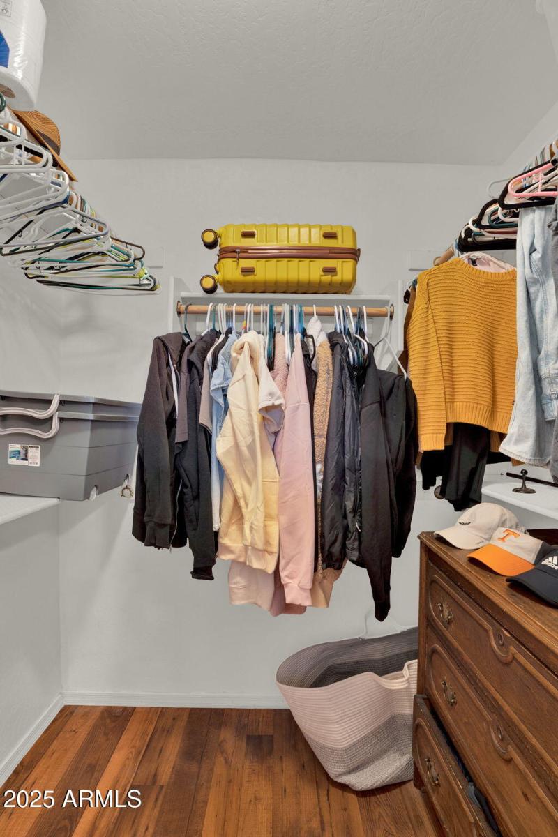 21-web-or-mls-3058 E Erie St-21