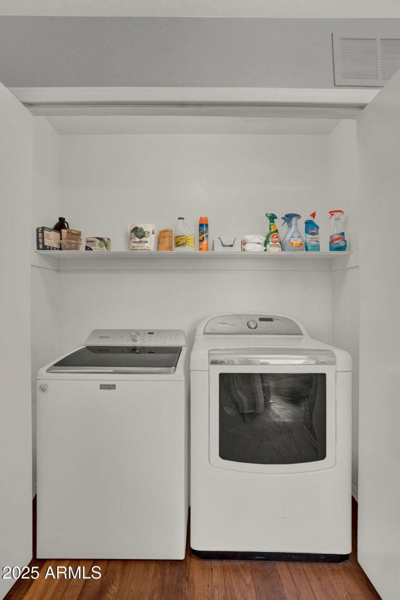 29-web-or-mls-3058 E Erie St-29