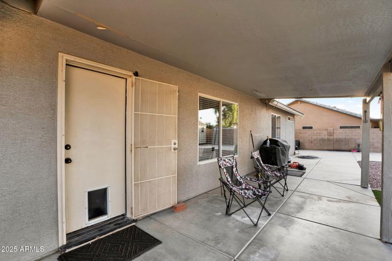 30-web-or-mls-3058 E Erie St-30