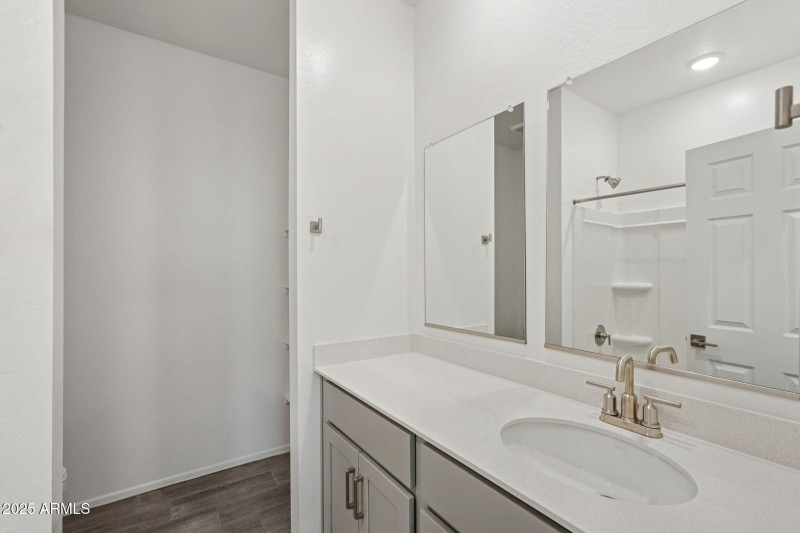 20-web-or-mls-W Bowker St-S1111-020