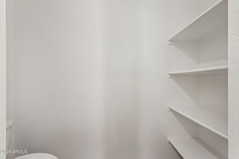 21-web-or-mls-W Bowker St-S1111-021