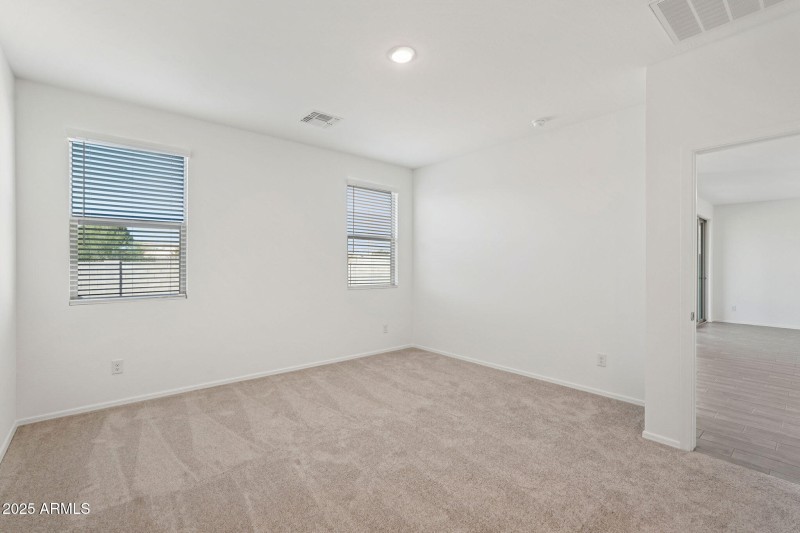 32-web-or-mls-W Bowker St-S1111-032