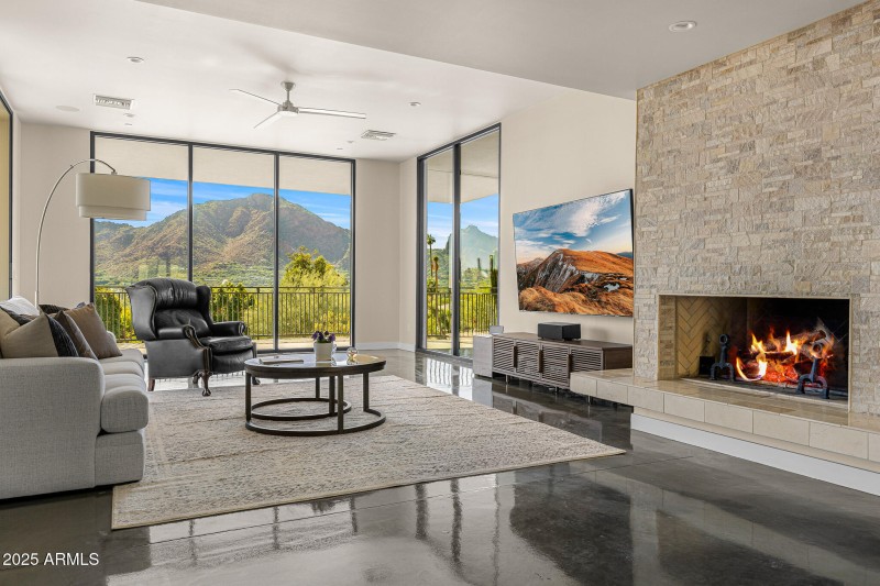 13living room