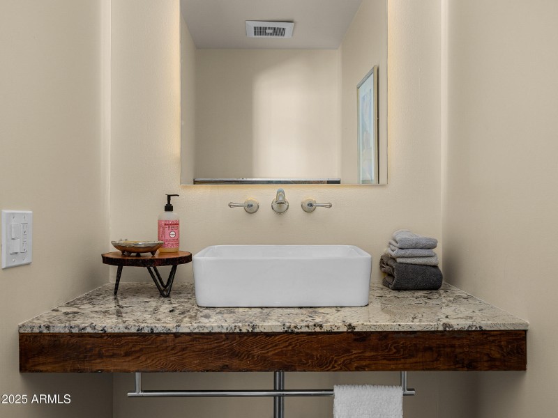 20powder room