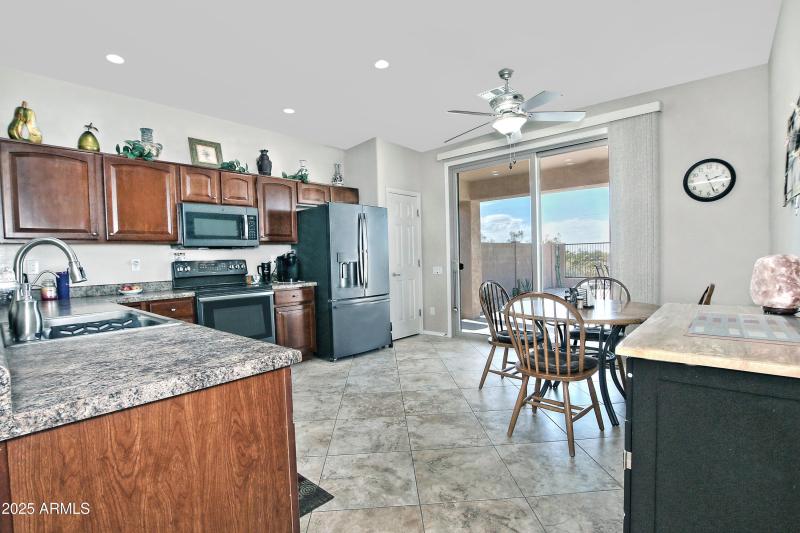 Eat-in kitchen with ample space