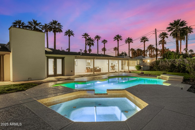 Pool & Spa