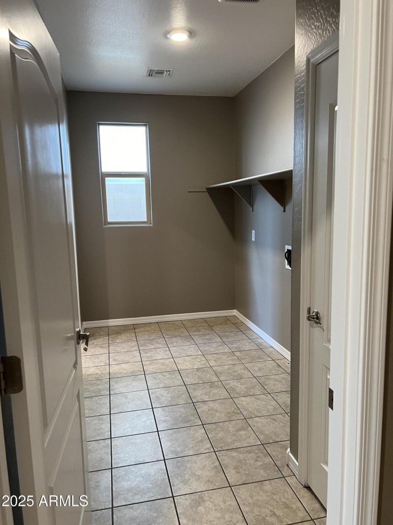 20251023_205740353_iOS