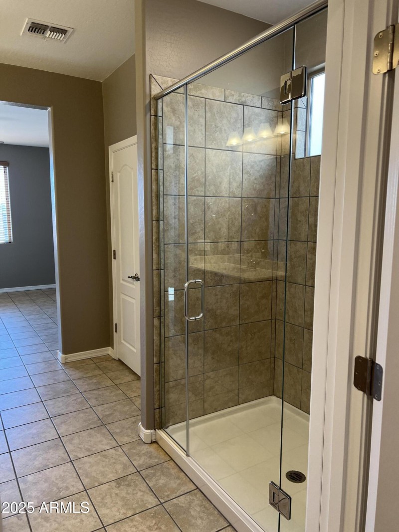 20251023_205833611_iOS