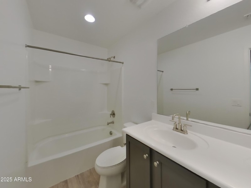 16_pc_XuvYkSNTi5_vMIpRlizyB_layout_0