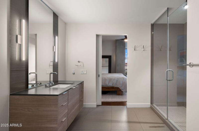 Second En-Suite Bathroom