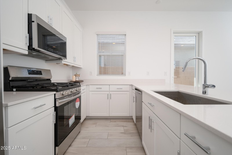 25_Casita-Kitchen_01