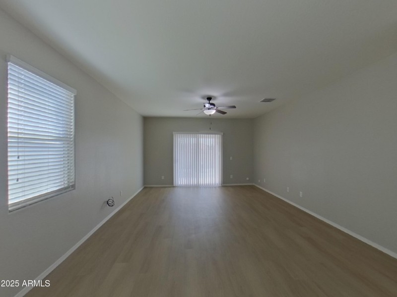 1_pc_KnkkKZ7ojN_Z2GpdTHGAf_other_room_u7