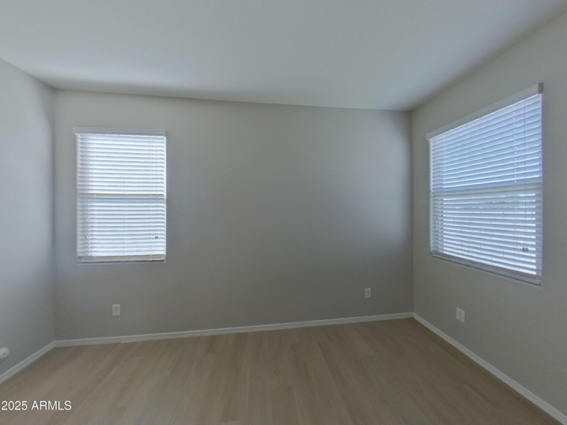 5_pc_1DHJFzDwvp_TFMw4TjFyd_layout_1