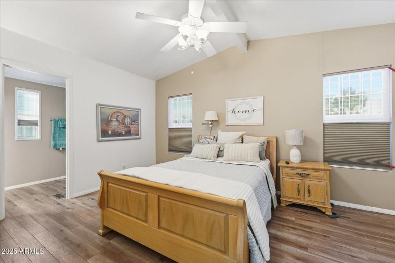 15-015-primary-bedroom