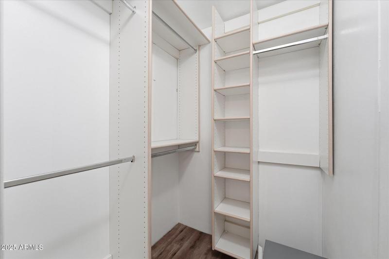 20-020-primary-closet