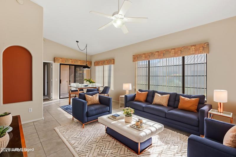 06 - Living Room - Modern - 8