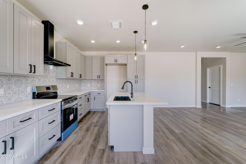 12503 W Cabrillo Dr-11