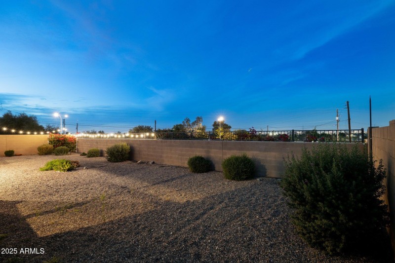 60-web-or-mls-7707-s-43rd-pl