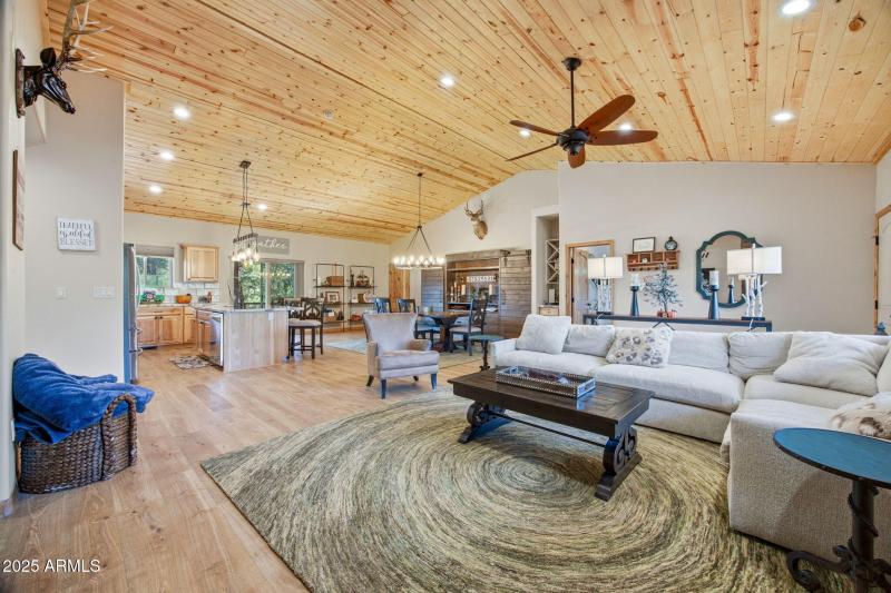 1579GreentreeCir-HeberOvergaard-AZ-9