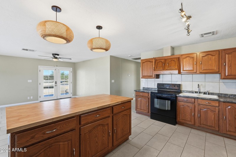 11-web-or-mls-017_ListerPros