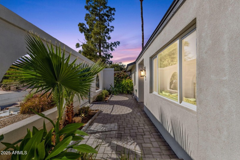 73-web-or-mls-2276-e-mercer-ln