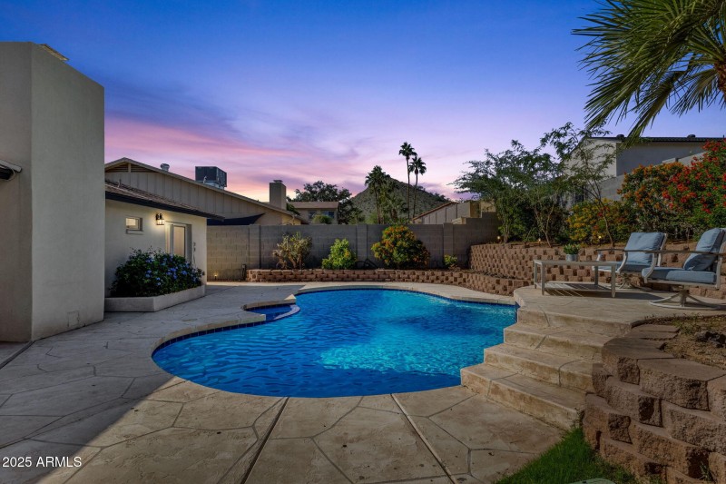 76-web-or-mls-2276-e-mercer-ln