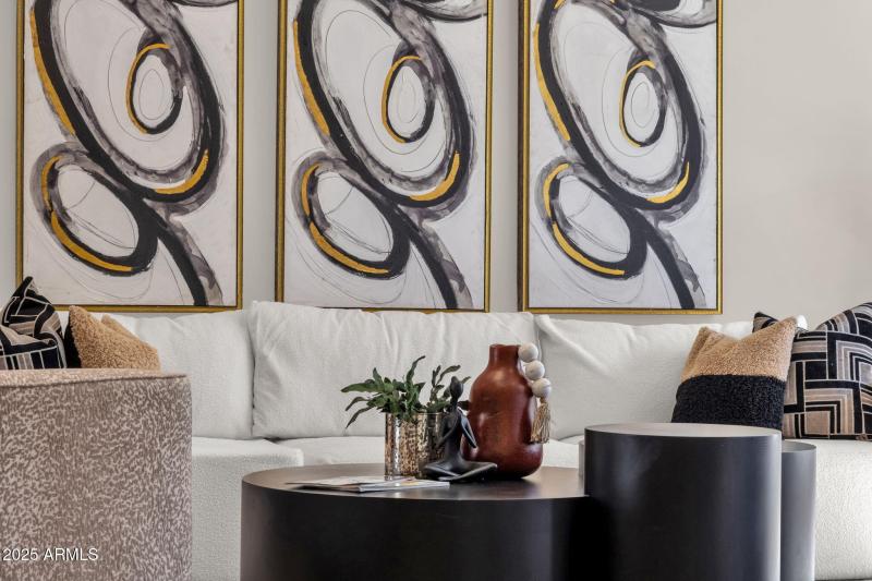 9-web-or-mls-2276-e-mercer-ln