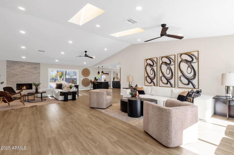 10-web-or-mls-2276-e-mercer-ln