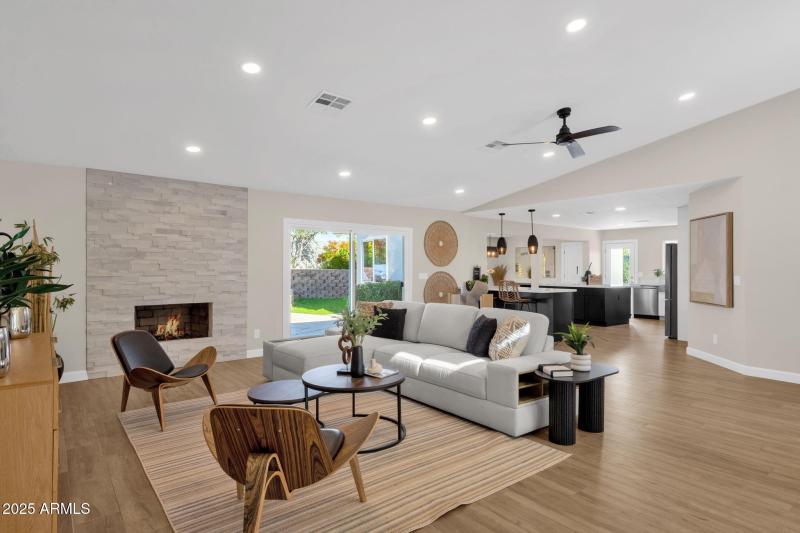 17-web-or-mls-2276-e-mercer-ln