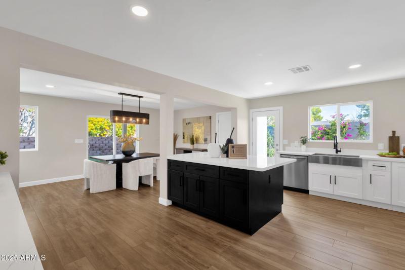 24-web-or-mls-2276-e-mercer-ln