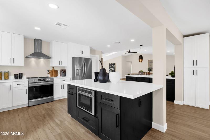 26-web-or-mls-2276-e-mercer-ln