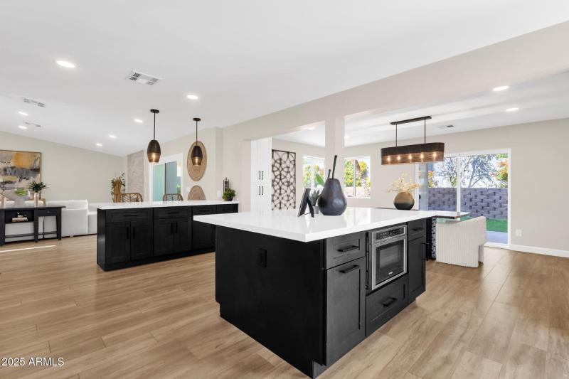 28-web-or-mls-2276-e-mercer-ln