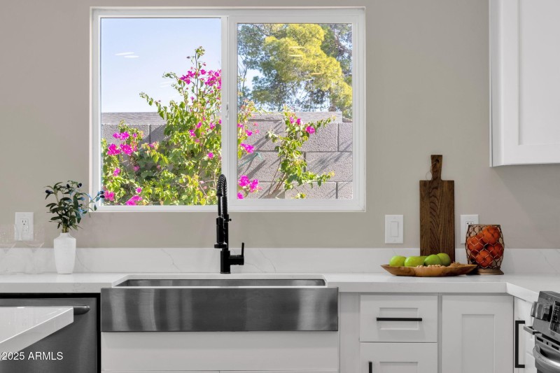 30-web-or-mls-2276-e-mercer-ln