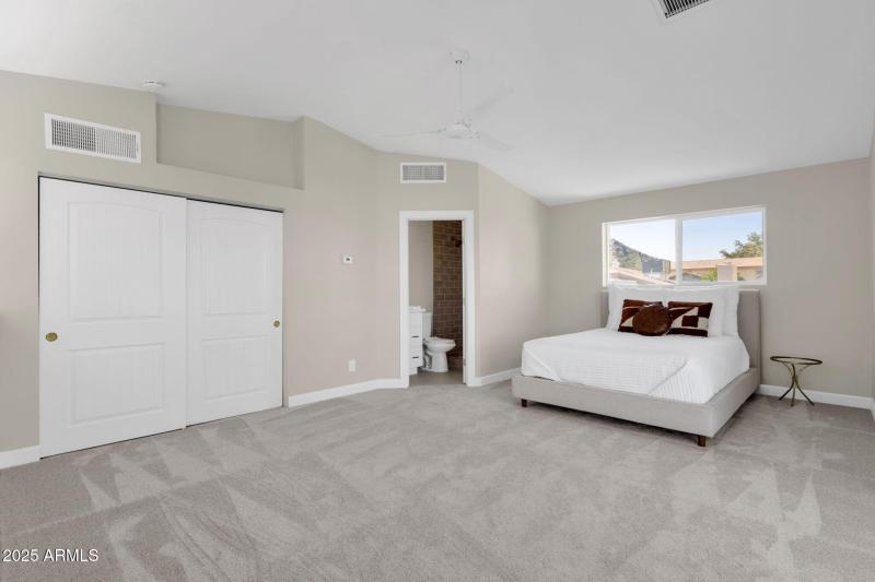 35-web-or-mls-2276-e-mercer-ln