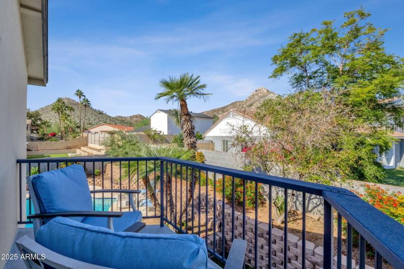 39-web-or-mls-2276-e-mercer-ln