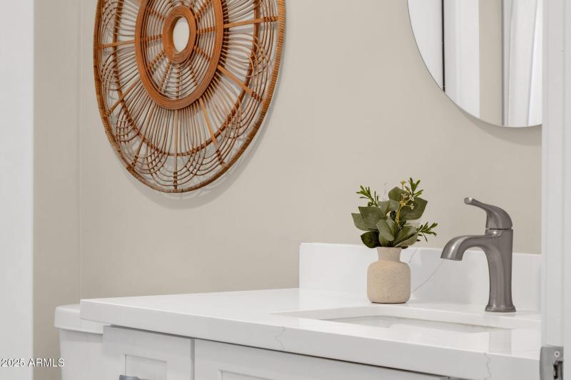 44-web-or-mls-2276-e-mercer-ln