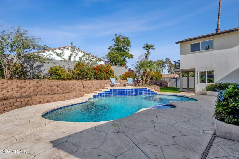 62-web-or-mls-2276-e-mercer-ln