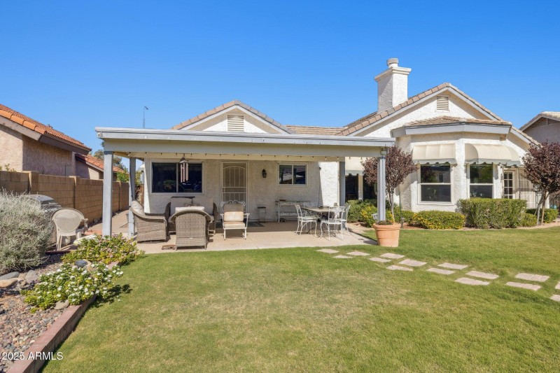 34-web-or-mls-1467-e-boston-st