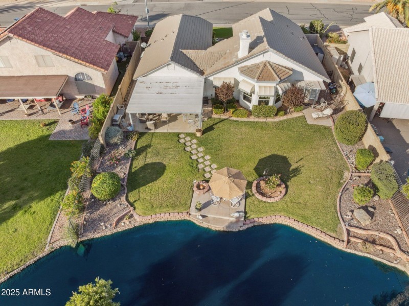 49-web-or-mls-1467-e-boston-st