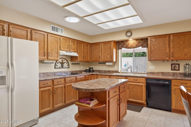 9-web-or-mls-8248 E Laguna Azul Ave, Mes