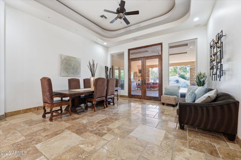 16-016-formal-dining