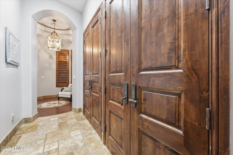 42-042-primary-bedroom