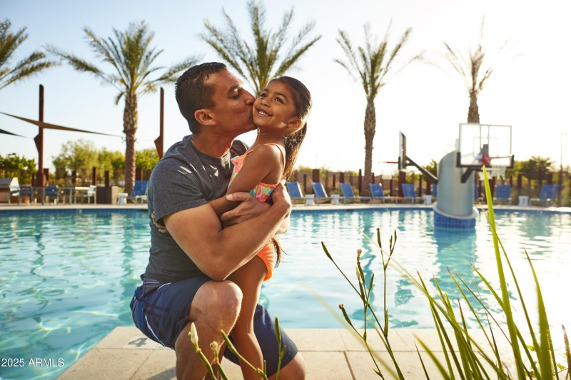 Eastmark_TheMark_Pool_3