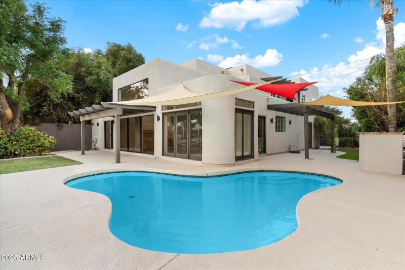 7613 E Via Del Reposo